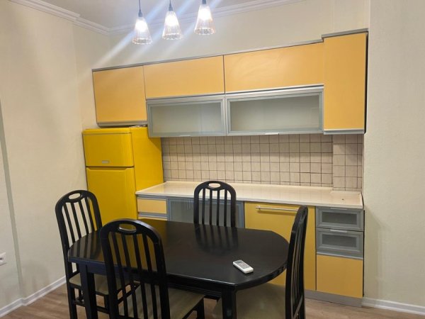 Tirane, jepet me qera apartament 2+1+Ballkon Kati 5, 100 m² 650 € (vasil shanto , prapa universitetit mesdhetar)