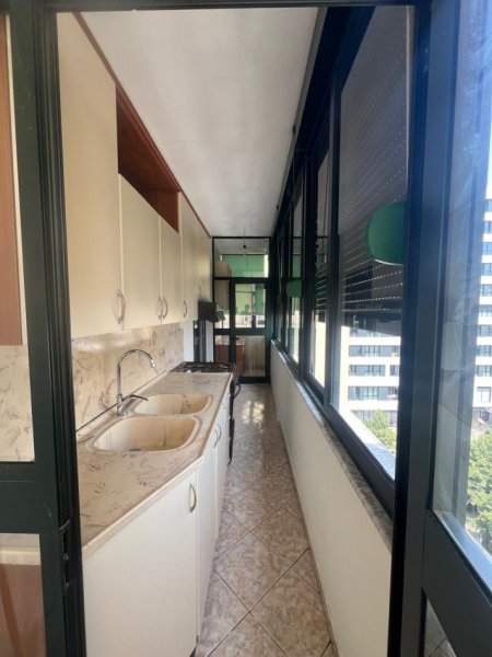 Tirane, jepet me qera apartament 2+1+Ballkon Kati 5, 100 m² 650 € (vasil shanto , prapa universitetit mesdhetar)