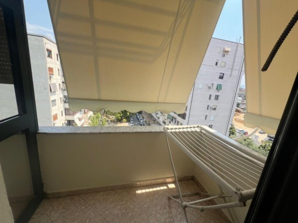 Tirane, jepet me qera apartament 2+1+Ballkon Kati 5, 100 m² 650 € (vasil shanto , prapa universitetit mesdhetar)
