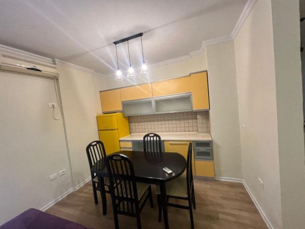 Tirane, jepet me qera apartament 2+1+Ballkon Kati 5, 100 m² 650 € (vasil shanto , prapa universitetit mesdhetar)