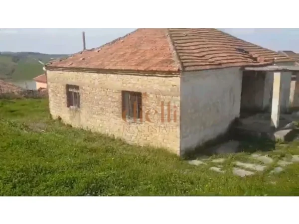 Durres, shitet toke , 2.800 m² 100.000 € (Maminas)