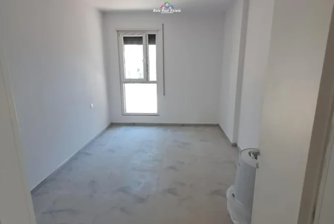 Tirane, jepet me qera zyre Kati 2, 67 m² 500 € (Rruga Don Bosko)