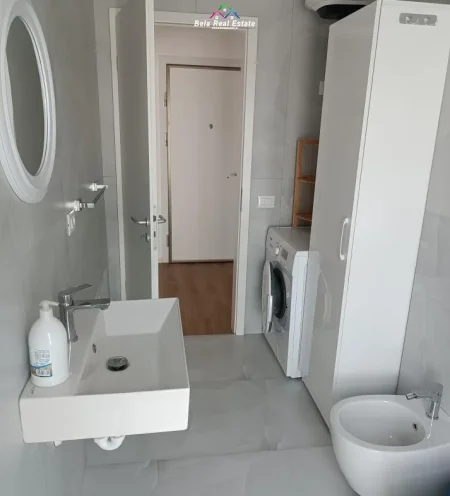 Tirane, jepet me qera apartament 2+1 Kati 7, 75 m² 450 € (Ali Demi)