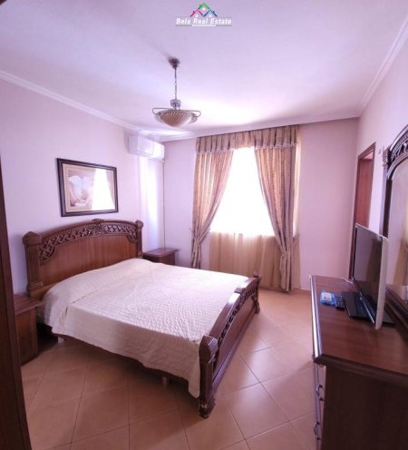 Tirane, jepet me qera apartament 2+1 Kati 8, 120 m² 600 € (Ish Ekspozita)