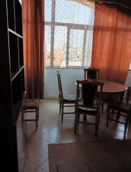 Tirane, jepet me qera apartament 2+1 Kati 3, 70 m² 450 € (Qytet Studenti)