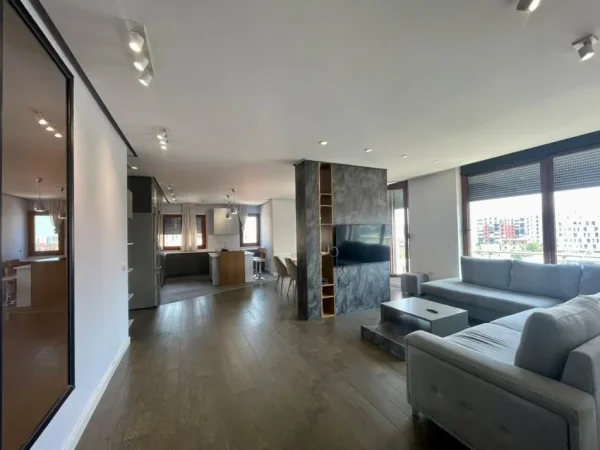 Tirane, jepet me qera apartament 3+1 Kati 4, 170 m² 700 € (Unaza e Re)