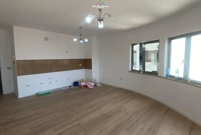 Tirane, shitet apartament 1+1 Kati 5, 76 m² 155.000 € (Zogi u Zi)