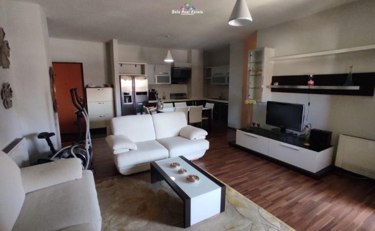 Tirane, jepet me qera apartament 2+1 Kati 4, 120 m² 750 € (rruga e Dibres)