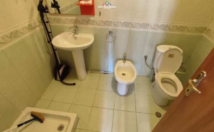 Tirane, jepet me qera apartament 2+1 Kati 4, 120 m² 750 € (rruga e Dibres)