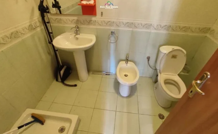 Tirane, jepet me qera apartament 2+1 Kati 4, 120 m² 750 € (rruga e Dibres)