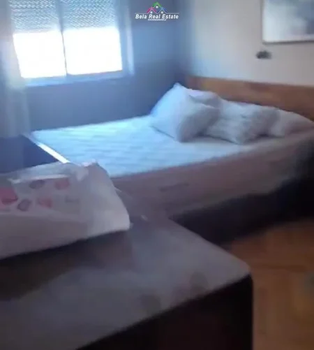 Tirane, jepet me qera apartament 2+1 Kati 4, 75 m² 450 € (mine peza)
