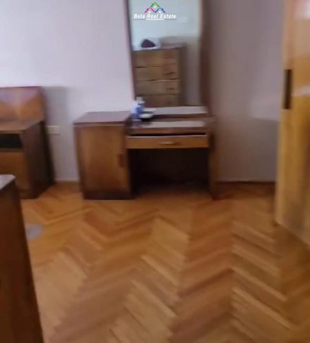 Tirane, jepet me qera apartament 2+1 Kati 4, 75 m² 450 € (mine peza)