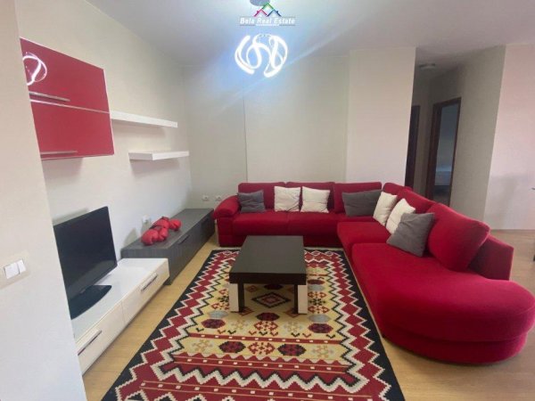 Tirane, jepet me qera apartament 2+1 Kati 6, 100 m² 700 € (pallati me shigjeta)