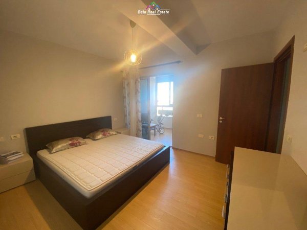 Tirane, jepet me qera apartament 2+1 Kati 6, 100 m² 700 € (pallati me shigjeta)