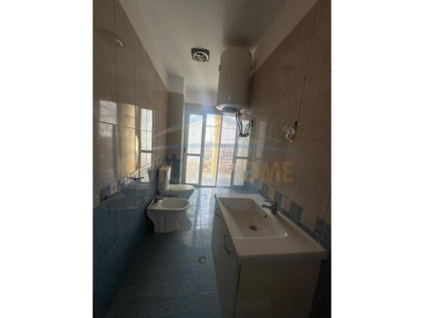 Tirane, shitet apartament 2+1 Kati 11, 101 m² 170.000 € (Rruga e Kavajes, prane Delijorgjit)