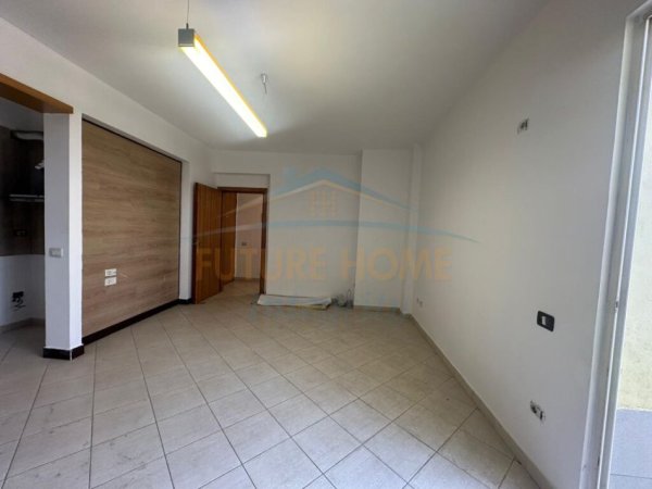 Tirane, shitet apartament 2+1 Kati 11, 101 m² 170.000 € (Rruga e Kavajes, prane Delijorgjit)