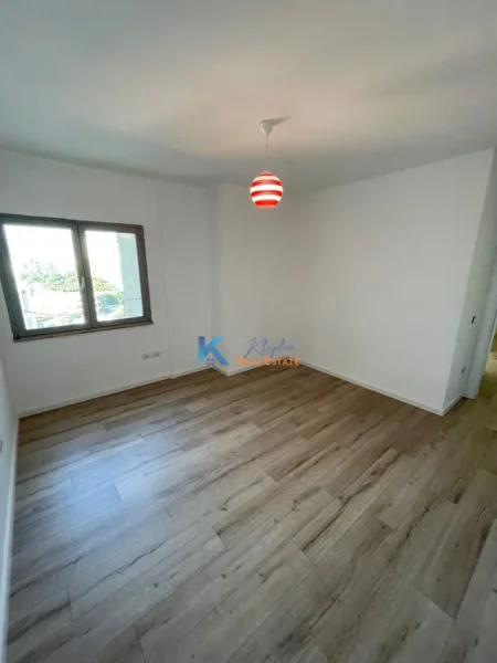 Tirane, shes apartament 1+1+Ballkon Kati 8, 76 m² 155.000 € (Zogu i Zi)