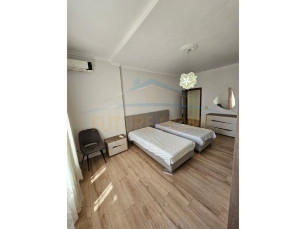Tirane, jepet me qera apartament 2+1 Kati 3, 85 m² 600 € (Blloku)