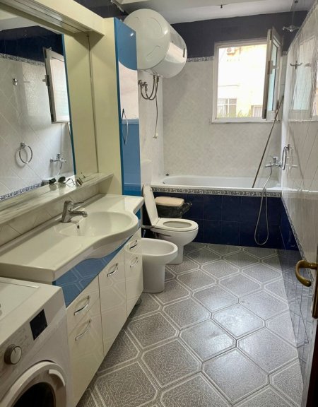 Tirane, Apartament 2+1 me qira  Kati 2, 69 m² 40 000 ALL ( I diskutueshem) (Brryli)