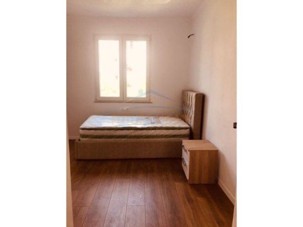 Tirane, jepet me qera apartament 2+1 Kati 3, 80 m² 600 € (Harry Fultz , Tiranë.)