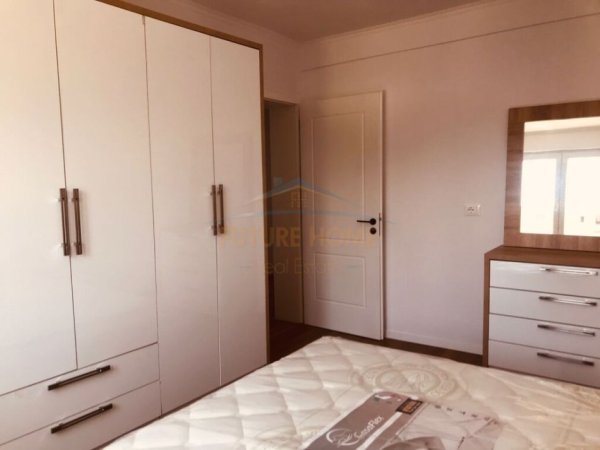 Tirane, jepet me qera apartament 2+1 Kati 3, 80 m² 600 € (Harry Fultz , Tiranë.)