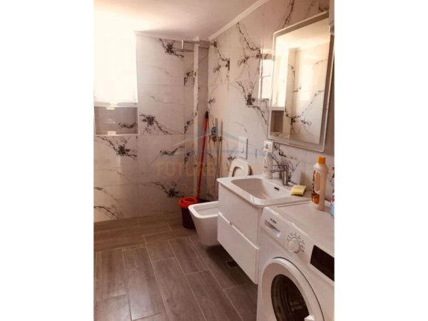 Tirane, jepet me qera apartament 2+1 Kati 3, 80 m² 600 € (Harry Fultz , Tiranë.)