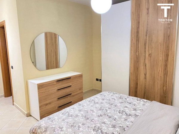 Tirane, jepet me qera 2+1 Kati 10, 103 m² 900 € (MINE PEZA)