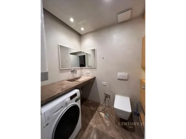 Tirane, jepet me qera apartament 2+1 Kati 11, 93 m² 750 € (21 Dhjetori)