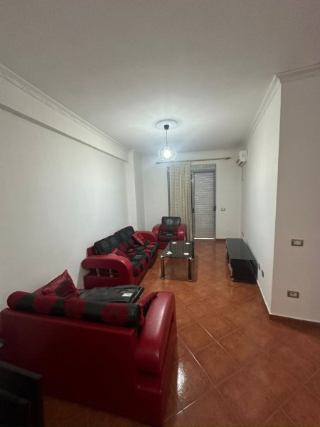 Tirane, jepet me qera apartament 2+1 Kati 5, 110 m² 500 € (xhamlliku)