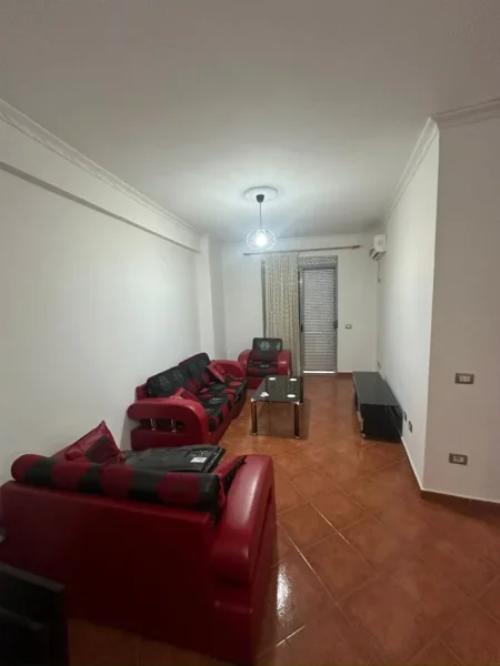 Tirane, jepet me qera apartament 2+1 Kati 5, 110 m² 500 € (xhamlliku)
