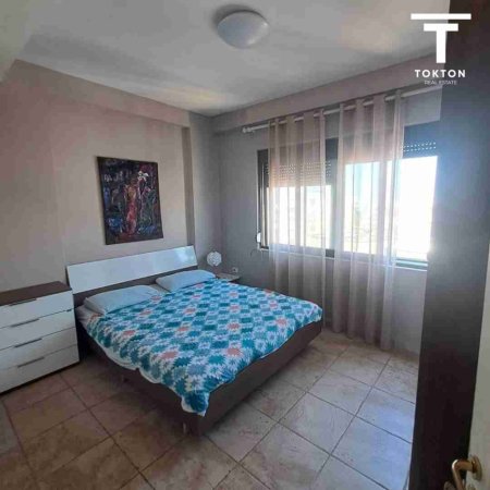 Tirane, jepet me qera apartament 3+1 Kati 6, 100 m² 700 € (MINE PEZA)