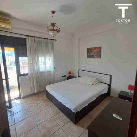 Tirane, jepet me qera apartament 3+1 Kati 6, 100 m² 700 € (MINE PEZA)