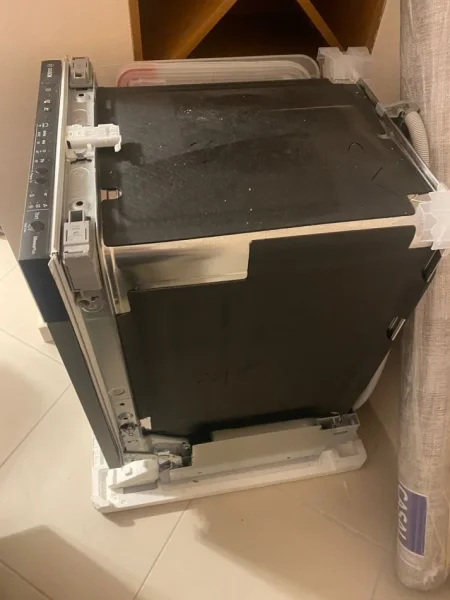 Tirane, shes lavastovilje Lavastovilje marka BOSCH e paperdorur