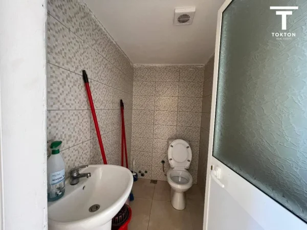 Tirane, jepet me qera Kati 0, 70 m² 450 € (ASTIR)