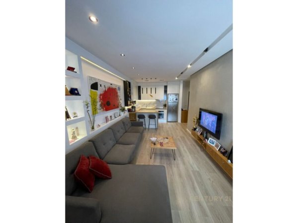 Tirane, jepet me qera apartament 1+1 Kati 5, 68 m² 550 € (parku olimpik)