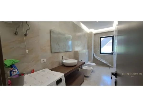 Tirane, shitet apartament 3+1+Ballkon Kati 4, 153 m² 298.000 € (rezidenca kodra e diellit)