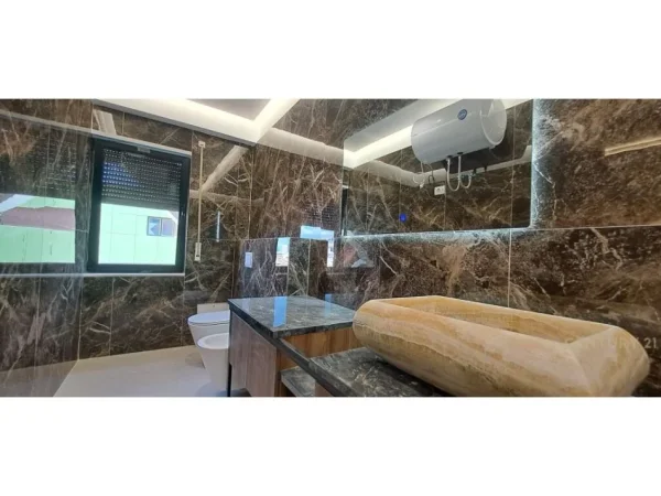 Tirane, shitet apartament 3+1+Ballkon Kati 4, 153 m² 298.000 € (rezidenca kodra e diellit)