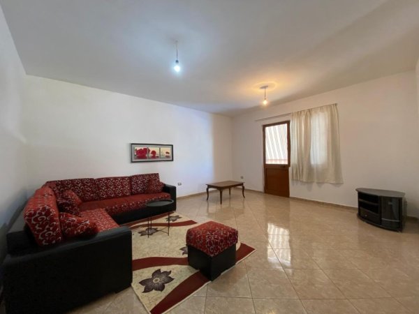 Tirane, jepet me qera apartament 1+1 Kati 1, 80 m² 280 € (Ali Demi)