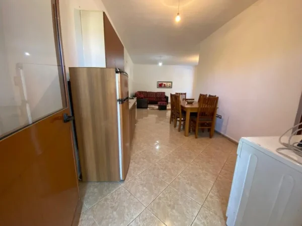 Tirane, jepet me qera apartament 1+1 Kati 1, 80 m² 280 € (Ali Demi)