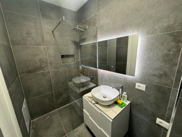 Tirane, jepet me qera apartament 2+1+2Post Parkimi Kati 2, 113 m² 1.500 € (Liqeni i Thatë)