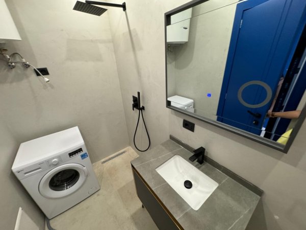 Tirane, shitet apartament 1+1 Kati 5, 48 m² 141.000 € (Komuna e Parisit)