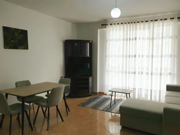 Tirane, jepet me qera apartament 2+1 Kati 4, 100 m² 400 € (Yzberisht)