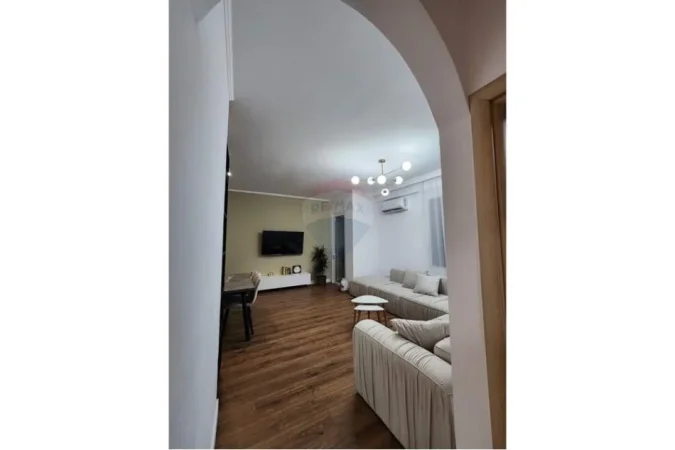 Tirane, jepet me qera apartament 2+1 Kati 6, 80 m² 550 € (Yzberisht)