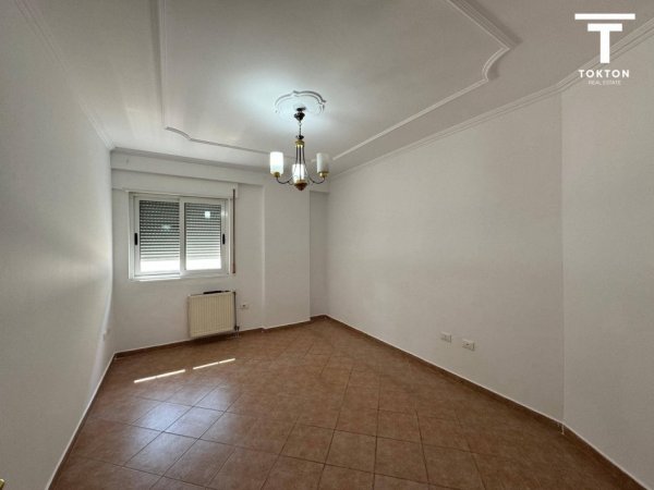 Tirane, shitet apartament 2+1 Kati 1, 113 m² 275.000 € (Komuna e Parisit) TT 1186