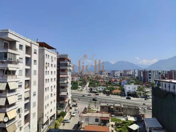Tirane, shitet apartament 2+1+Ballkon Kati 8, 99 m² 120.000 € (Prane Viles L, Ne Astiri)
