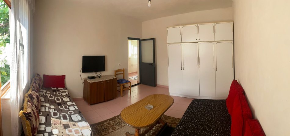 Tirane, jepet me qera apartament 1+1 Kati 1, 70 m² 300 € (Allias)