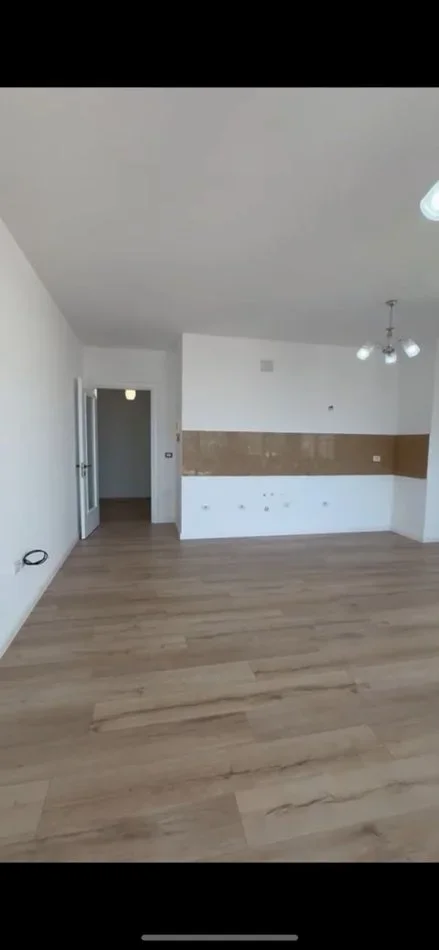 Tirane, shitet apartament 1+1+Ballkon Kati 8, 76 m² 155.000 € (zogu i zi)