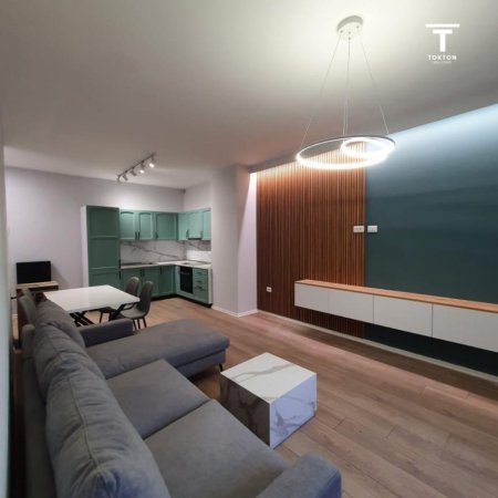 Tirane, jepet me qera apartament 1+1+Ballkon Kati 7, 68 m² 400 € (Rr."3 Deshmoret", Yzberisht)