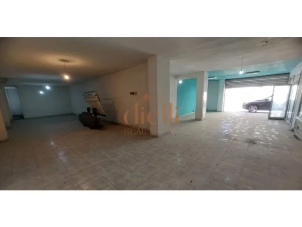 Tirane, shitet dyqan Kati 0, 143 m² 142.000 € (Brryl)