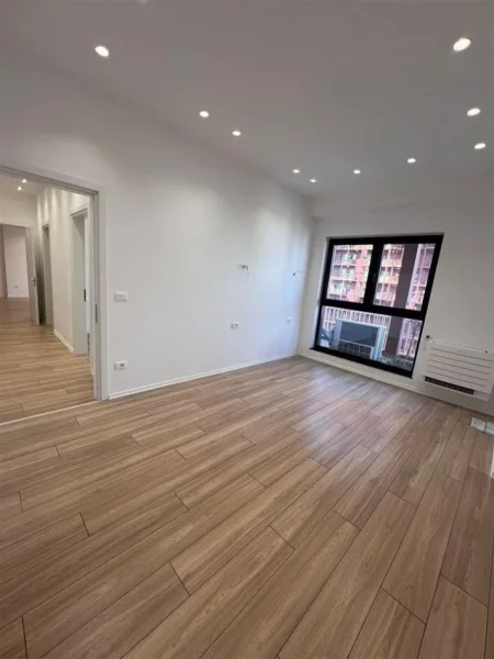 Tirane, jepet me qera zyre Kati 9, 160 m² 1.400 € (Rruga e Kavajes)